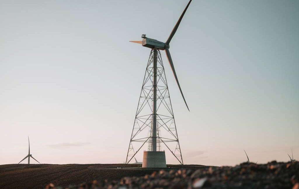 "Les enjeux du recyclage des infrastructures éoliennes en fin de vie"