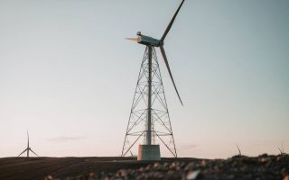 "Les enjeux du recyclage des infrastructures éoliennes en fin de vie"